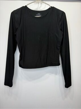 Pink Republic Black Long Sleeve Crew Crop Top